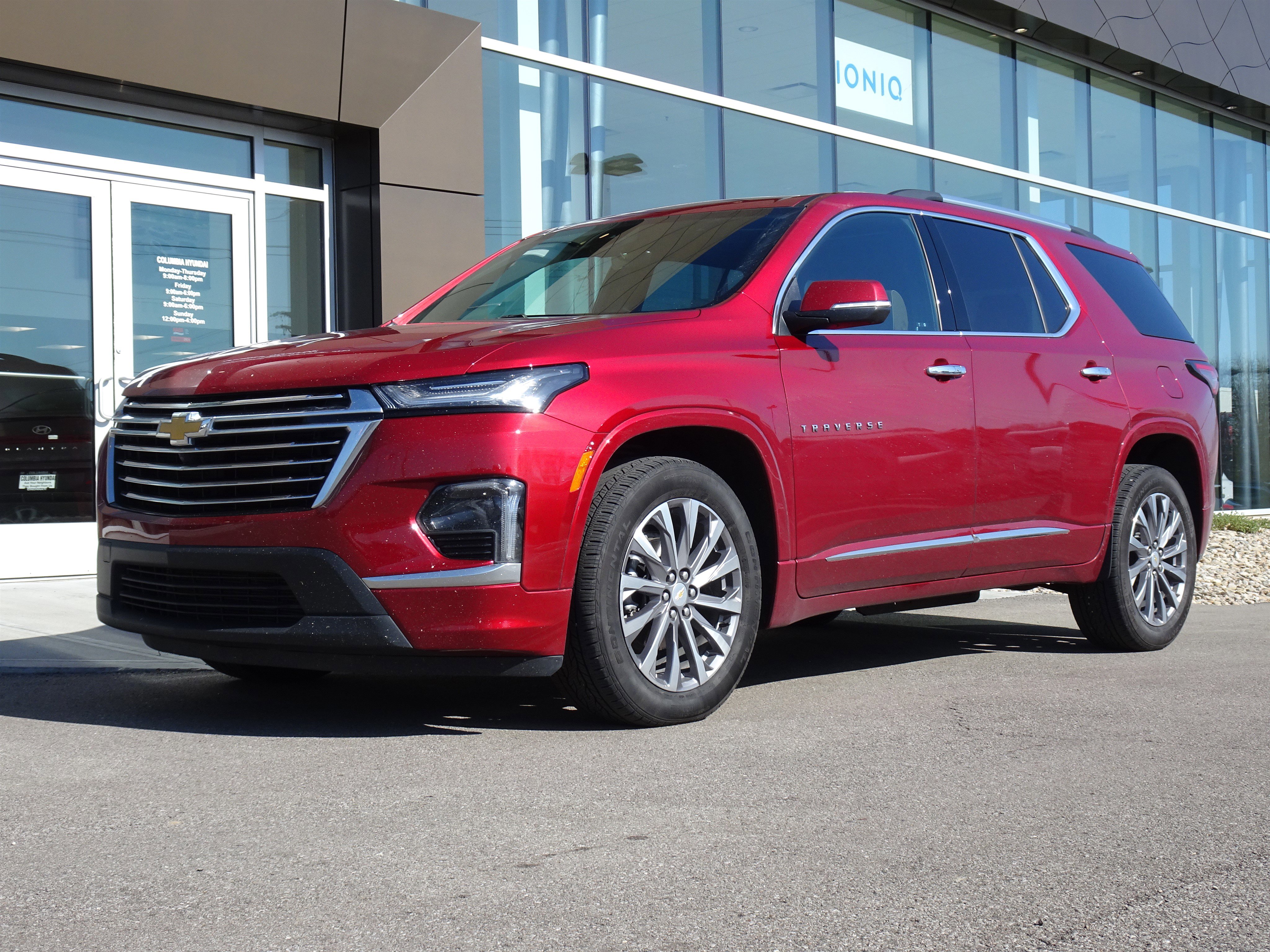 Used 2023 Chevrolet Traverse Premier w/ LPO, Floor Liner Package FWD image 1