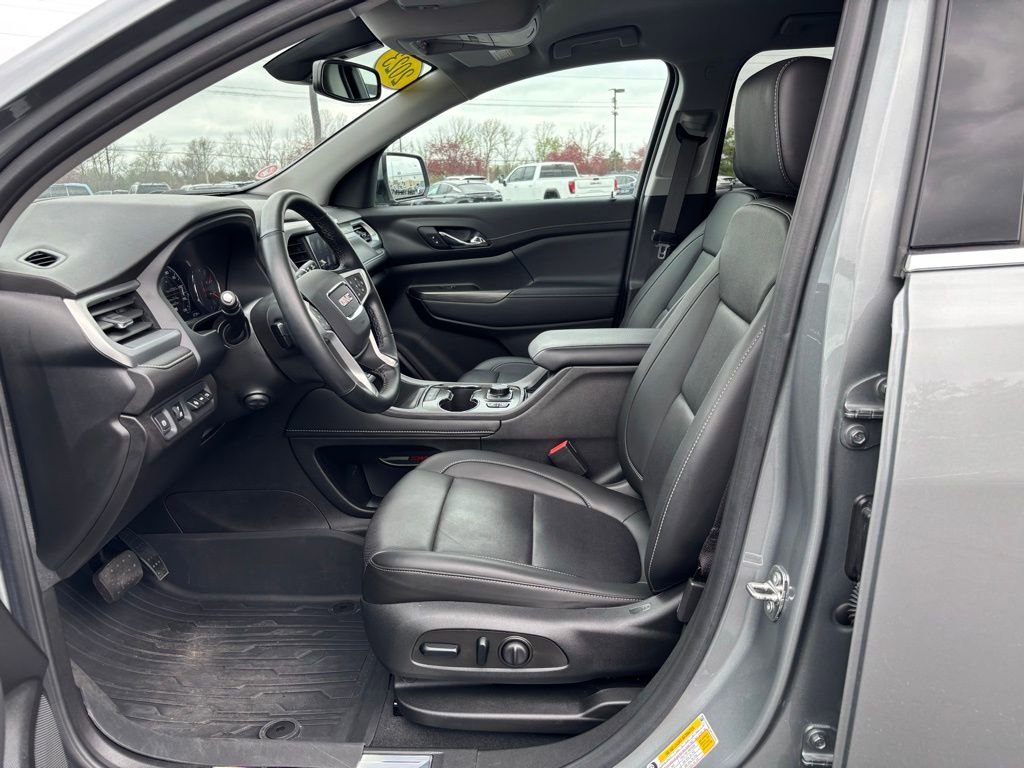 Used 2023 GMC Acadia SLT w/ Technology Package image 16