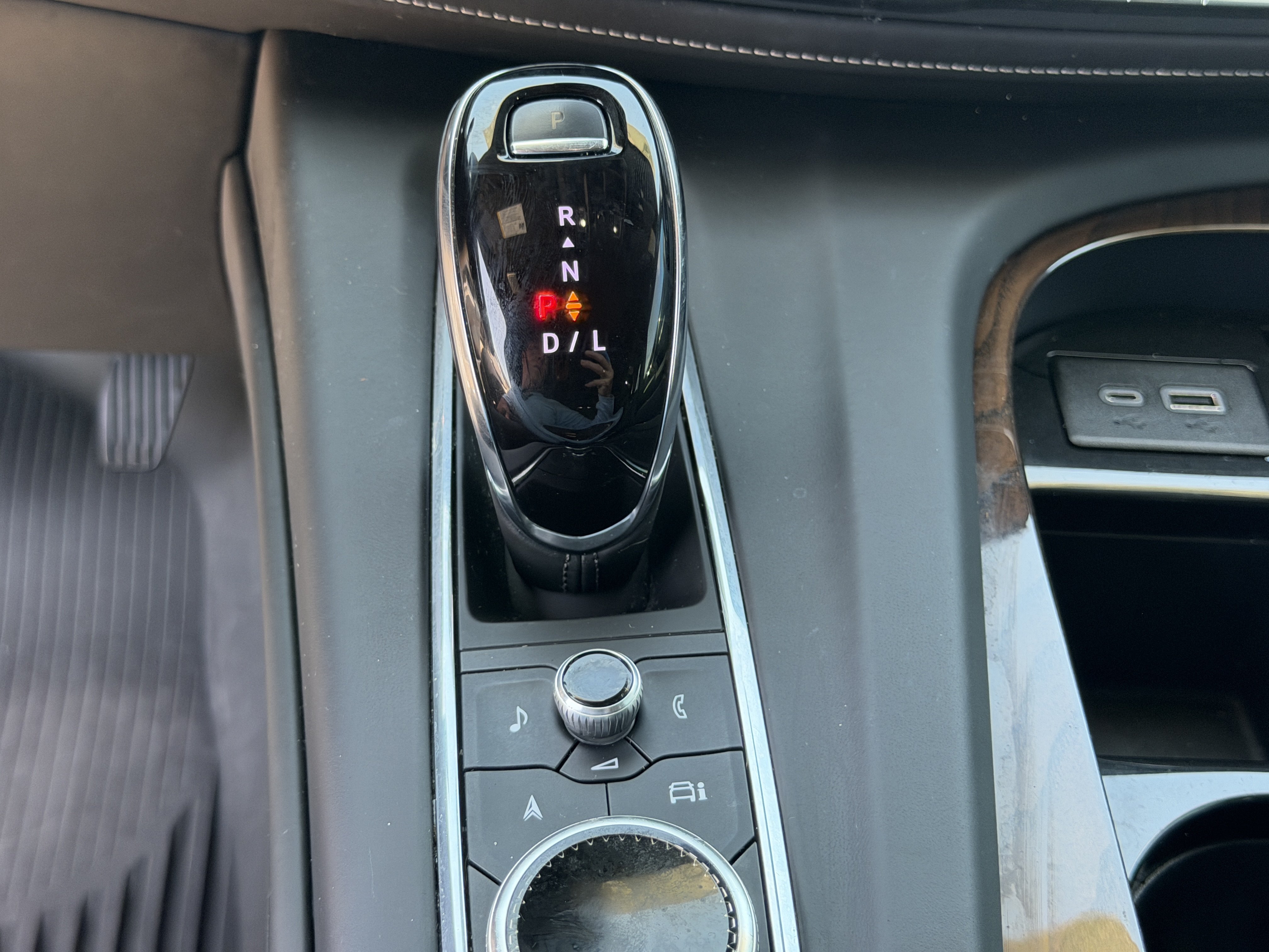 Certified 2024 Cadillac Escalade ESV Sport Platinum w/ LPO, ONYX Package AWD/4WD image 28