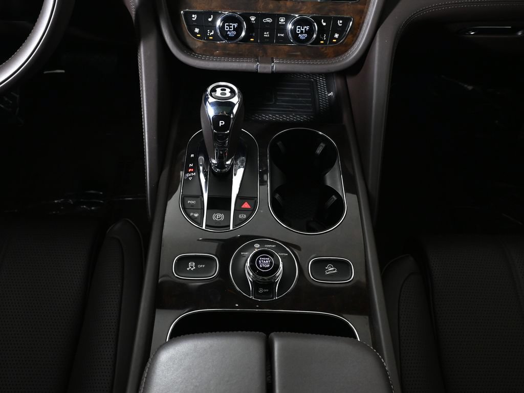 Used 2022 Bentley Bentayga AWD/4WD image 25