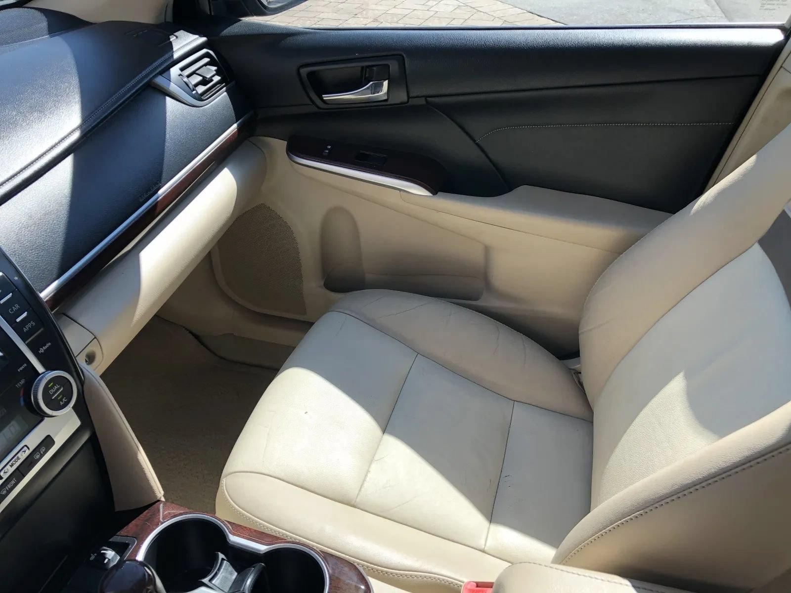 Used 2013 Toyota Camry XLE w/ Leather Pkg FWD image 26
