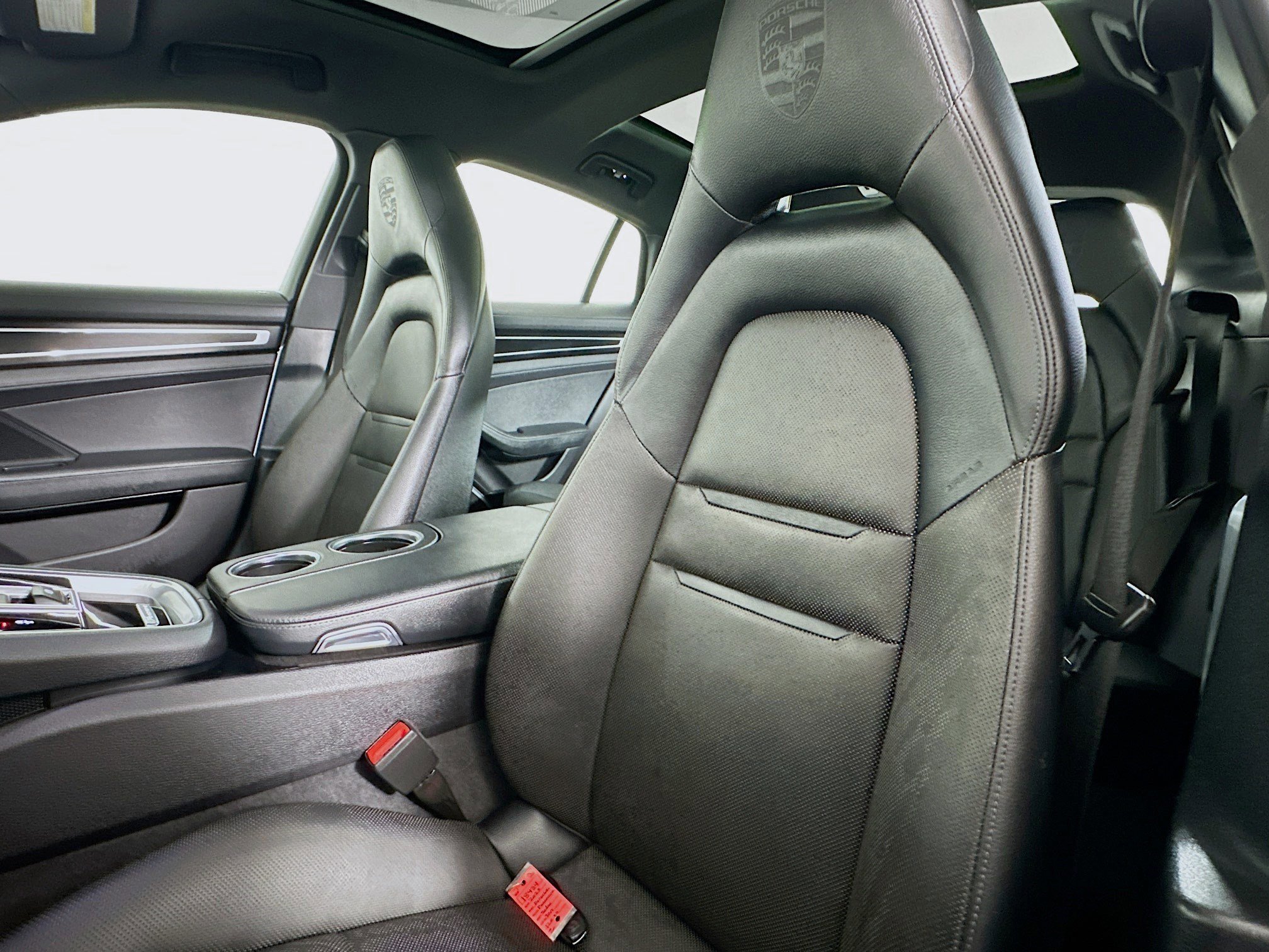 Used 2023 Porsche Panamera 4 Platinum Edition image 20