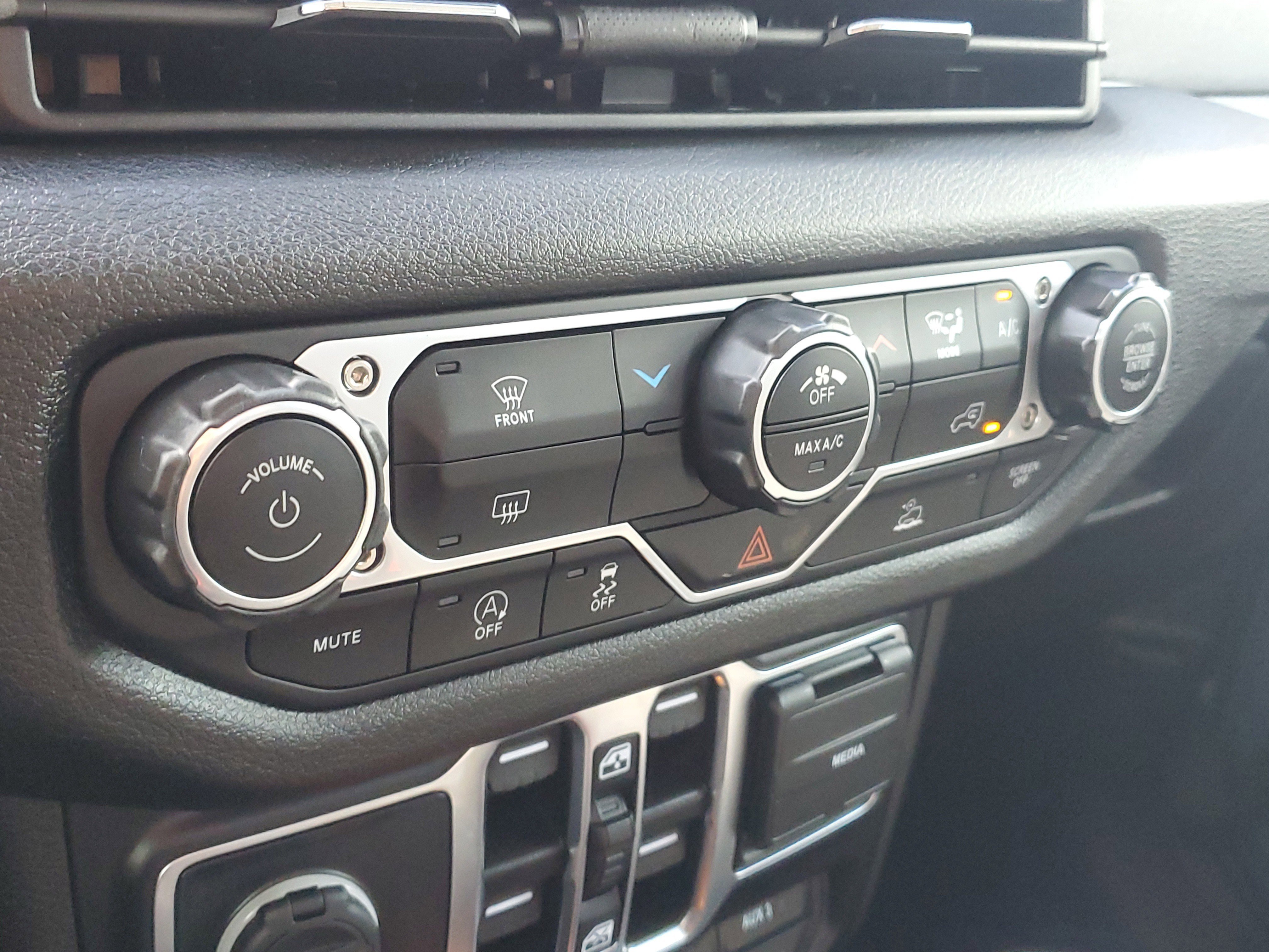 Used 2025 Jeep Gladiator Sport AWD/4WD image 22