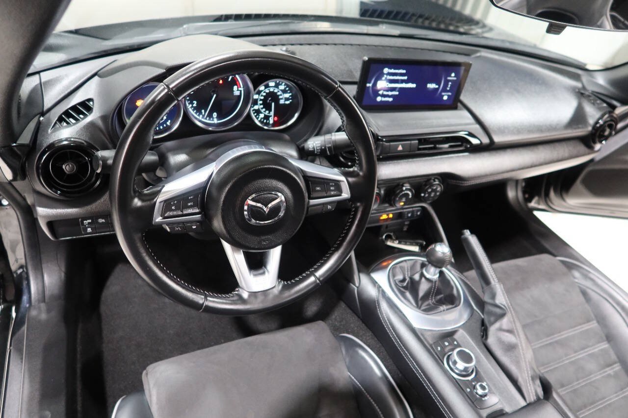 Used 2025 MAZDA MX-5 Miata RF Club RWD image 18