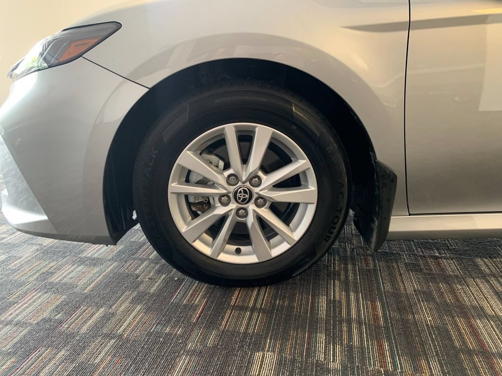 Used 2025 Toyota Camry LE w/ Convenience Package FWD image 32