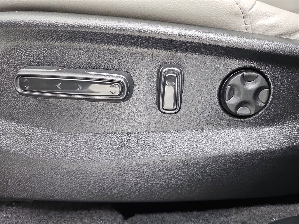 Certified 2021 Honda CR-V Touring image 37