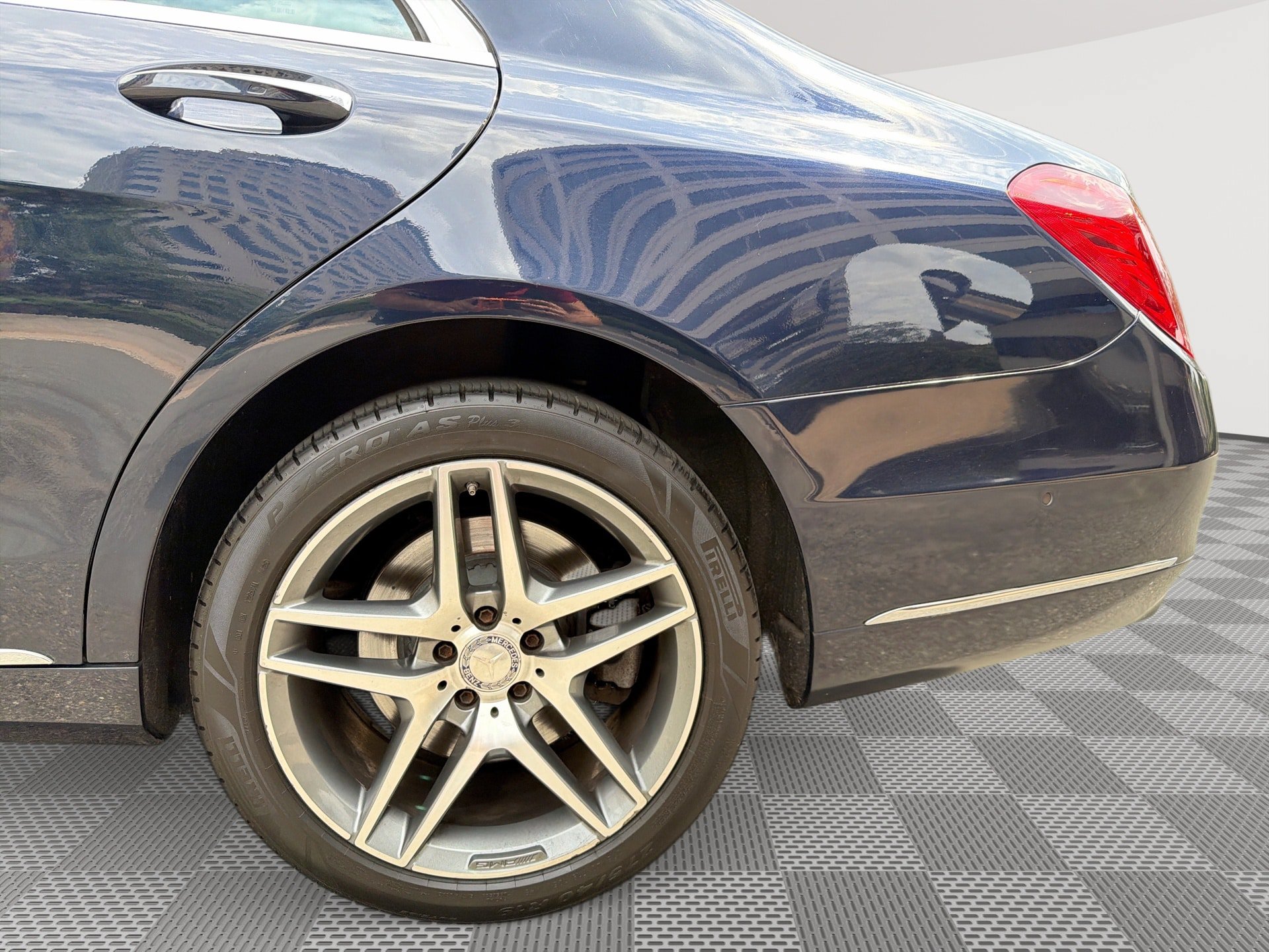 Used 2015 Mercedes-Benz S 550 4MATIC Sedan image 29