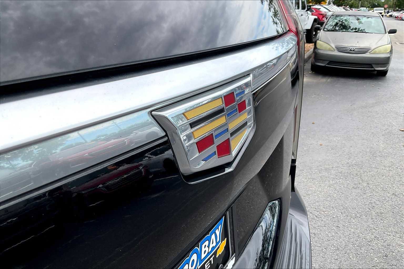 Used 2021 Cadillac Escalade Premium Luxury w/ Driver Assist Tech Package image 8