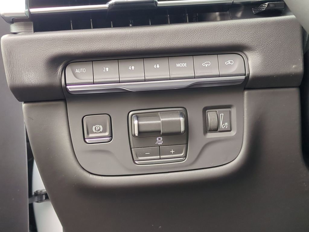 New 2026 Cadillac Escalade ESV Platinum Luxury AWD/4WD image 22