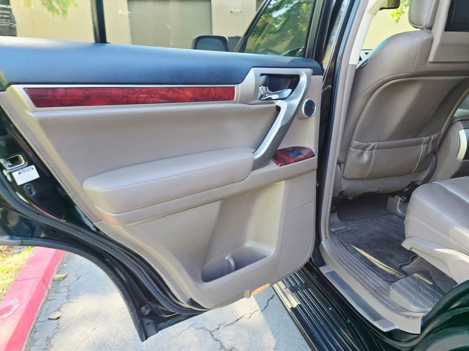 Used 2011 Lexus GX 460 Premium image 44