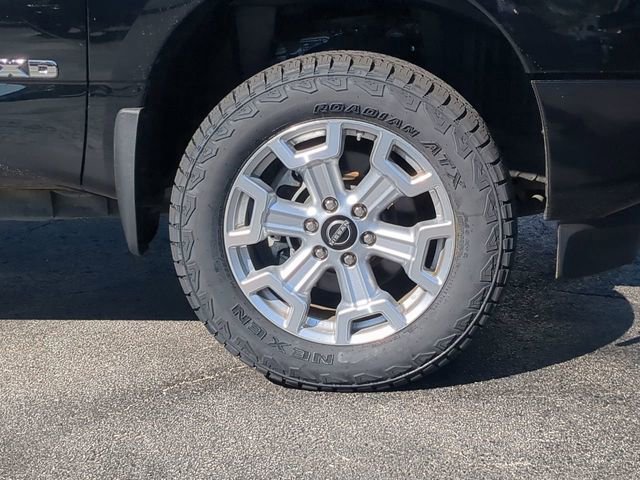 Used 2024 Nissan Titan SV w/ SV Convenience Package image 11