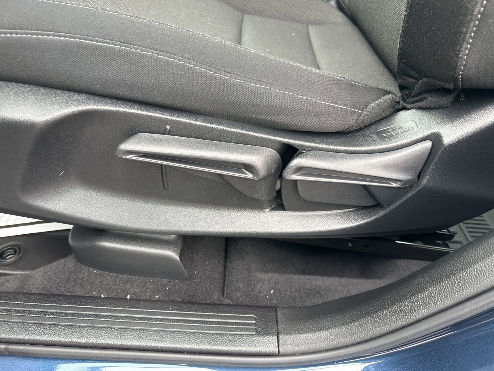 Used 2023 Honda CR-V LX image 12