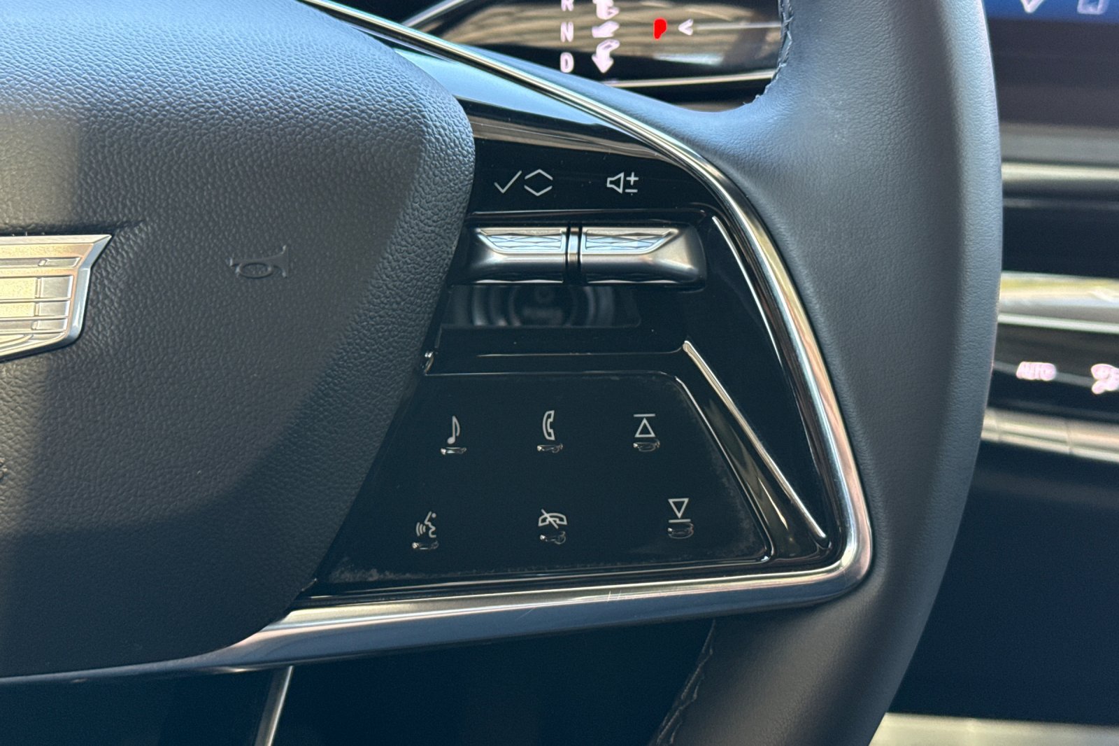 Used 2024 Cadillac Lyriq Tech AWD/4WD image 35