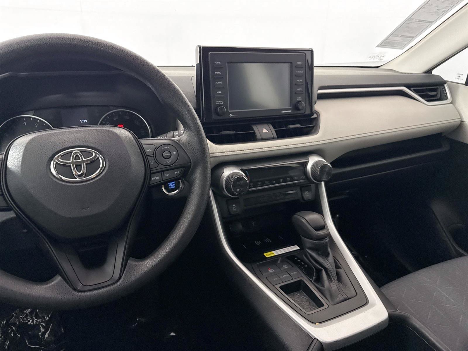 Used 2022 Toyota RAV4 XLE FWD image 29