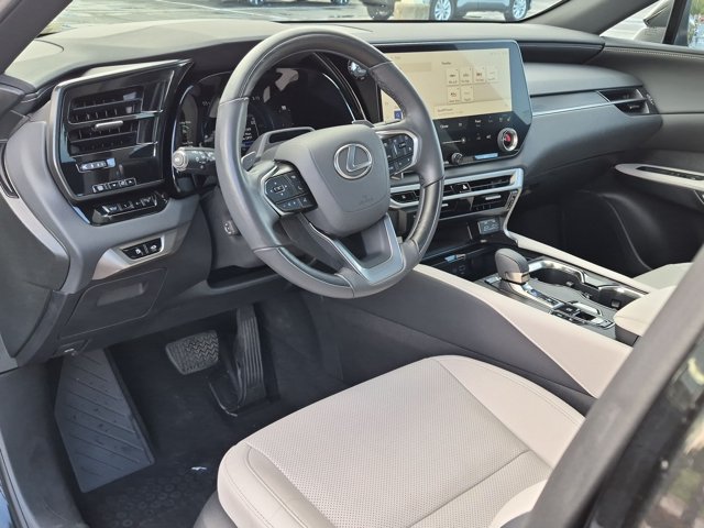 Used 2025 Lexus RX 350h w/ Convenience Package AWD/4WD image 4