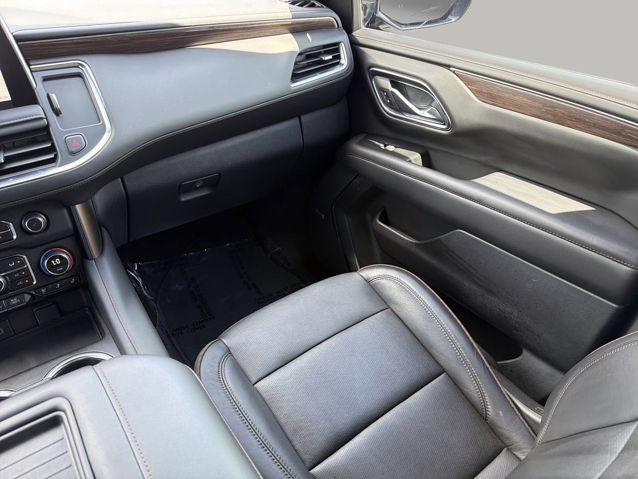 Used 2024 Chevrolet Tahoe High Country RWD image 16