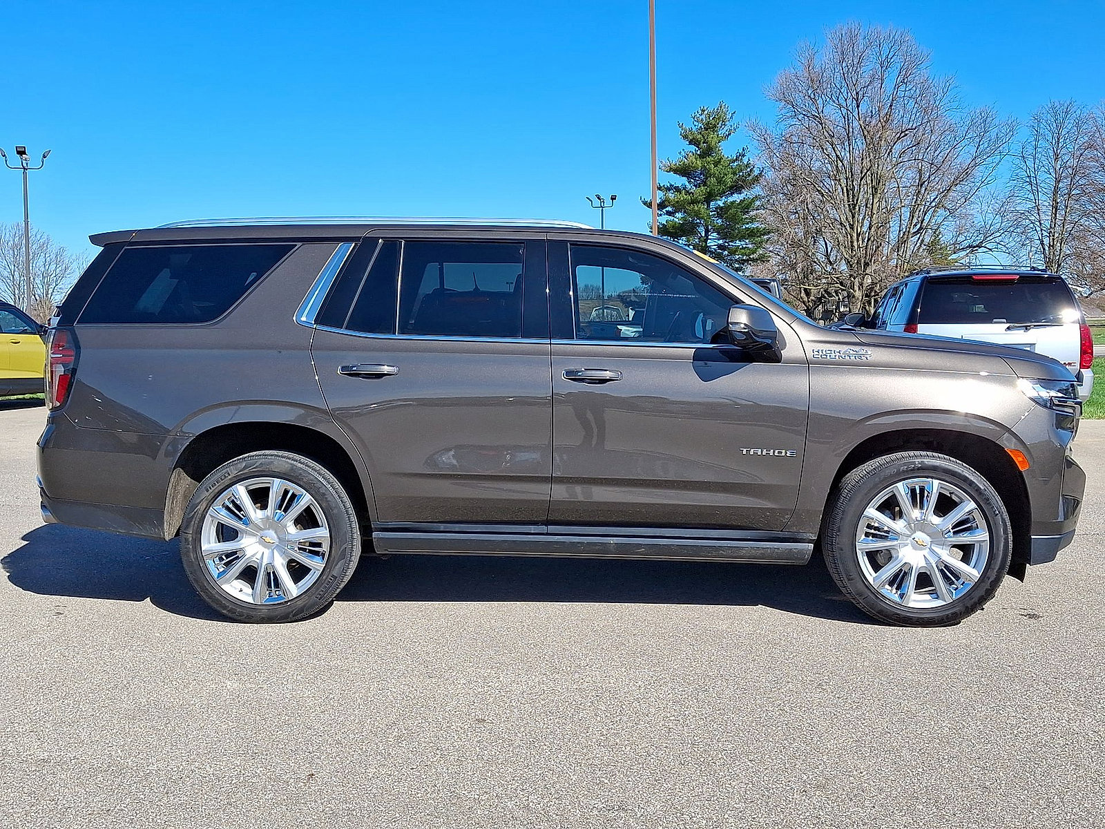 Used 2021 Chevrolet Tahoe High Country w/ Premium Package AWD/4WD image 26