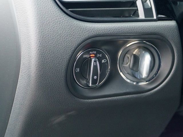 Certified 2025 Porsche Macan image 29