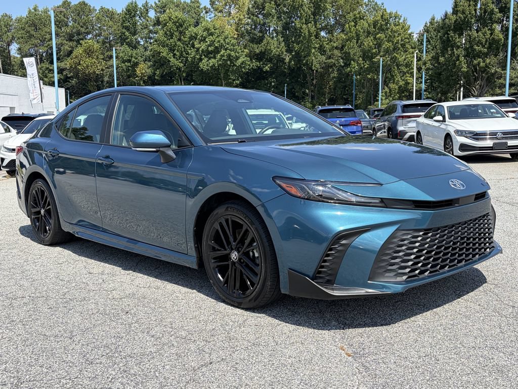 Used 2025 Toyota Camry SE FWD image 7