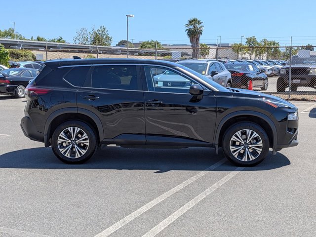Used 2023 Nissan Rogue SV image 4