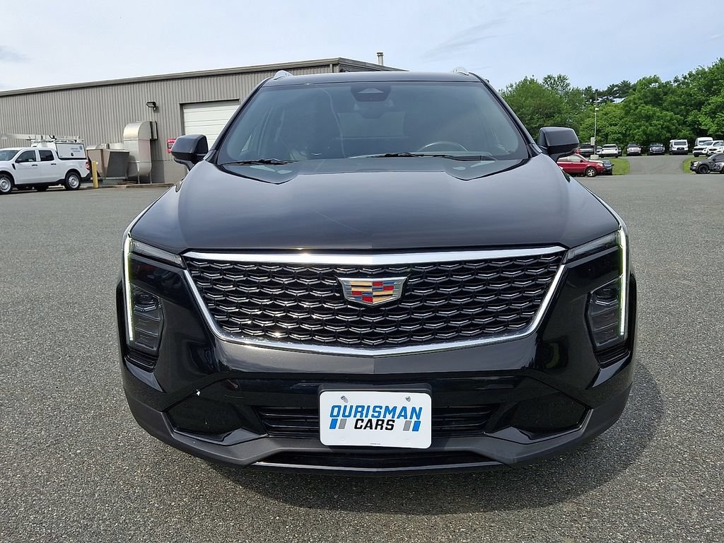 Used 2024 Cadillac XT4 Premium Luxury AWD/4WD image 2