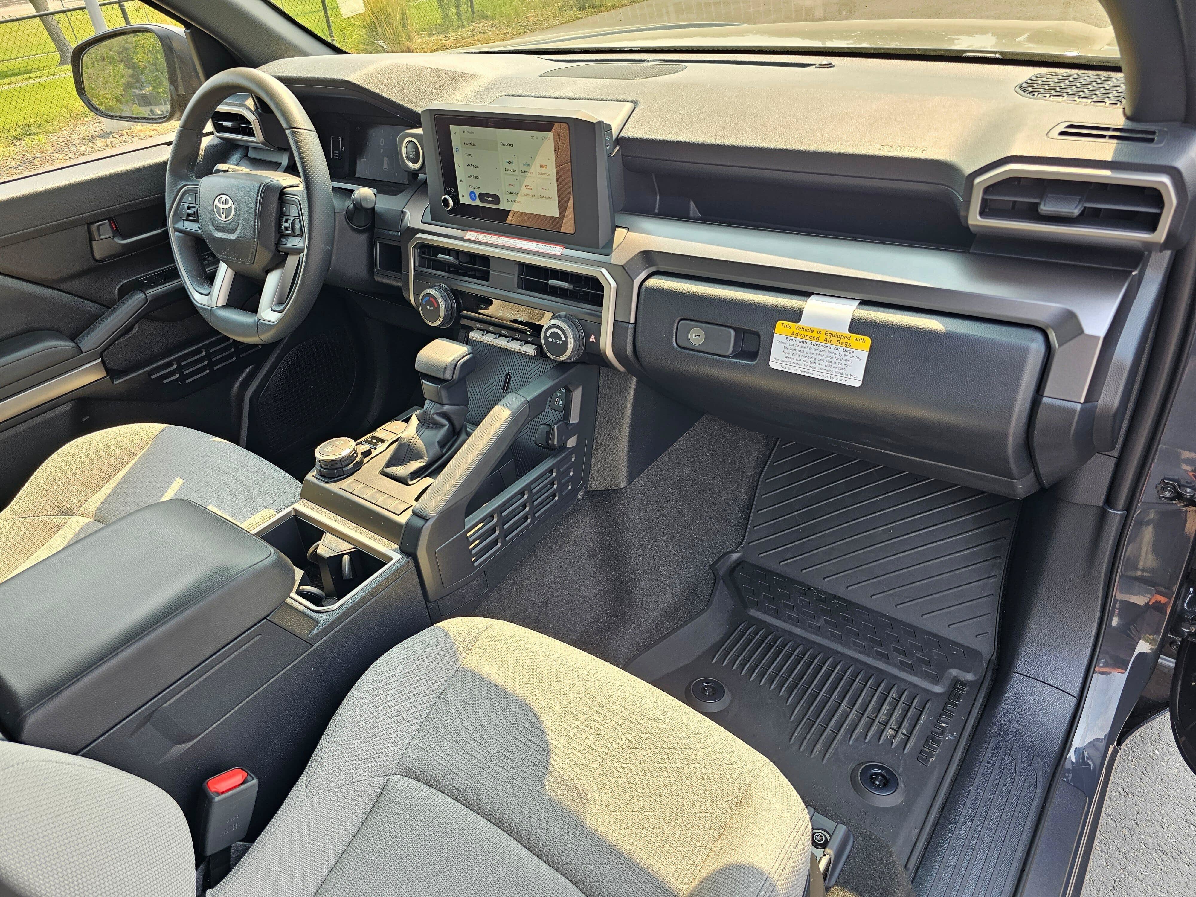 Used 2025 Toyota 4Runner SR5 AWD/4WD image 11