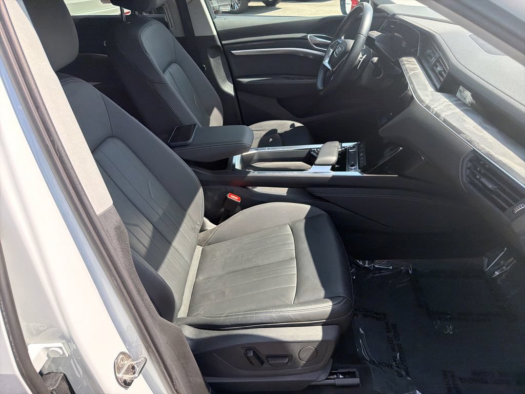 Used 2022 Audi e-tron Premium AWD/4WD image 13