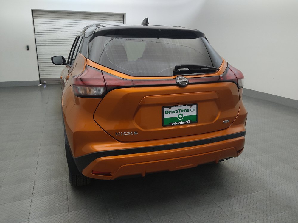 Used 2023 Nissan Kicks SR w/ SR Premium Package FWD image 6