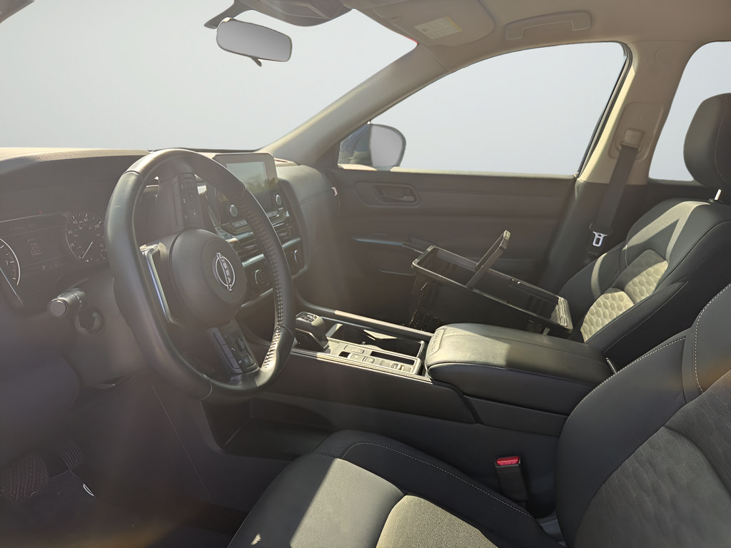 Certified 2024 Nissan Pathfinder SV FWD image 31