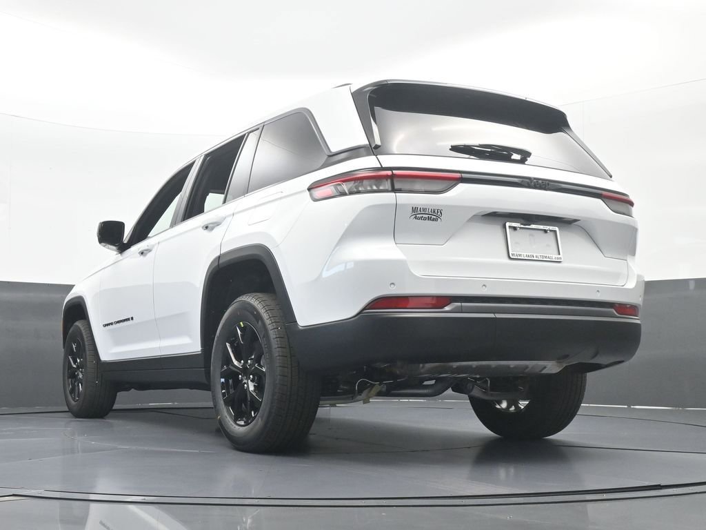 New 2026 Jeep Grand Cherokee Altitude RWD image 59