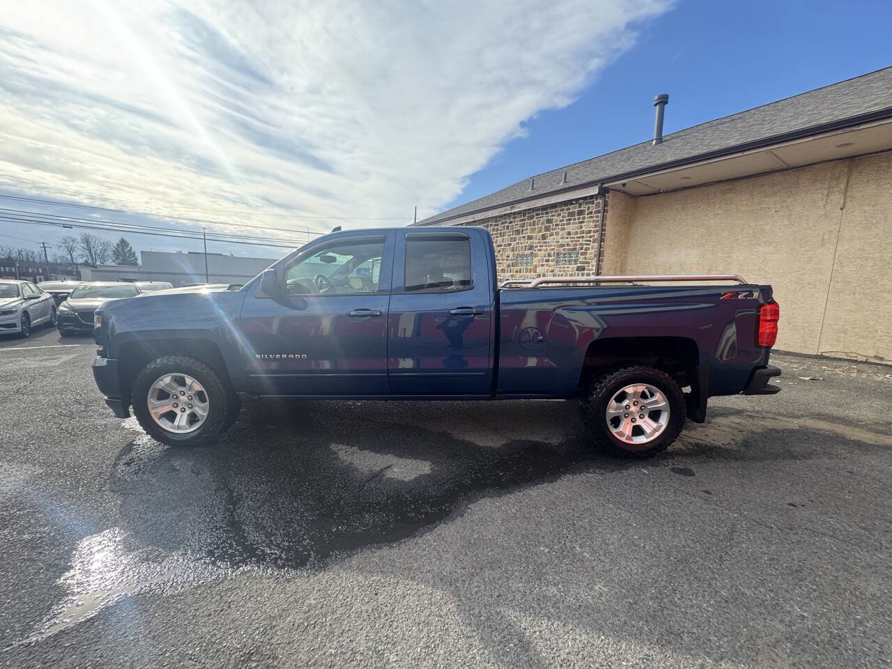 Used 2018 Chevrolet Silverado 1500 LT w/ All Star Edition AWD/4WD image 3