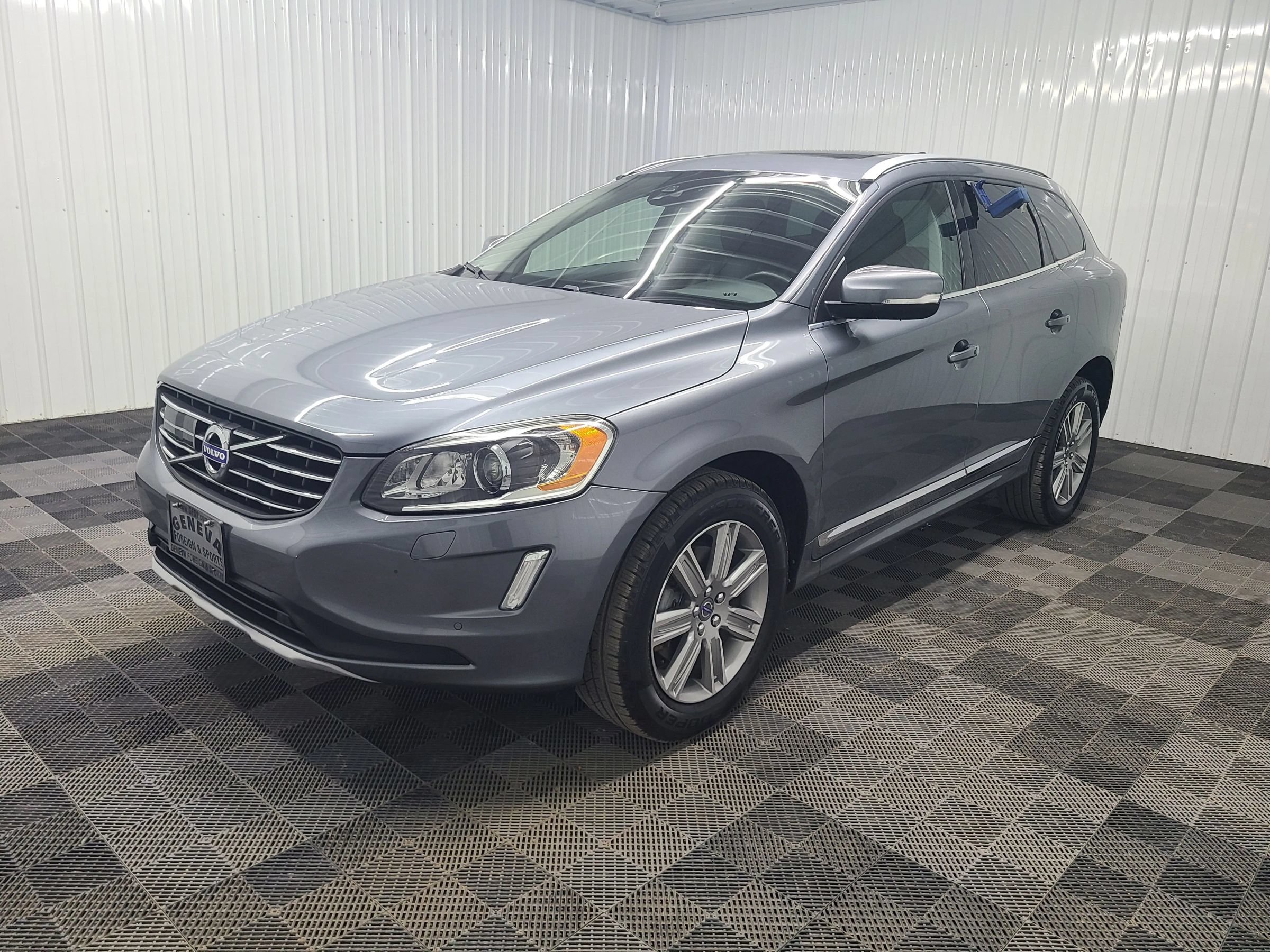 Used 2016 Volvo XC60 T5 Platinum w/ Climate Package AWD/4WD image 7