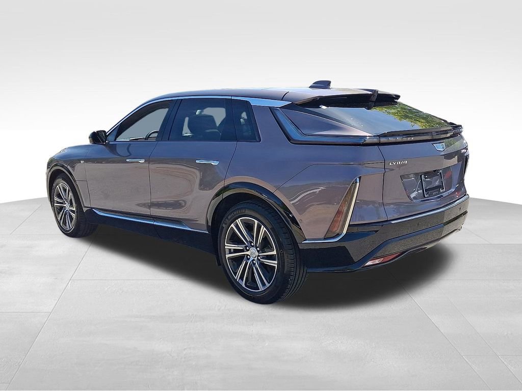 Used 2024 Cadillac Lyriq Luxury AWD/4WD image 4