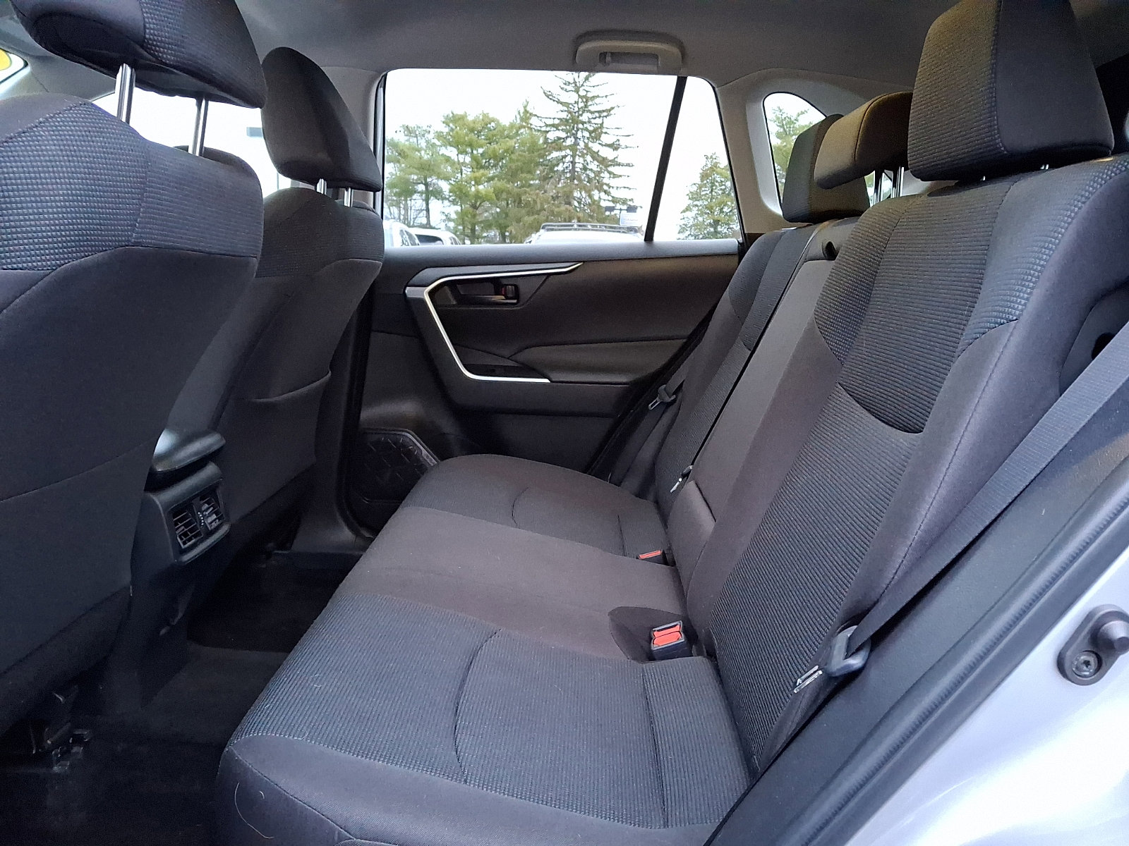 Used 2023 Toyota RAV4 LE image 10