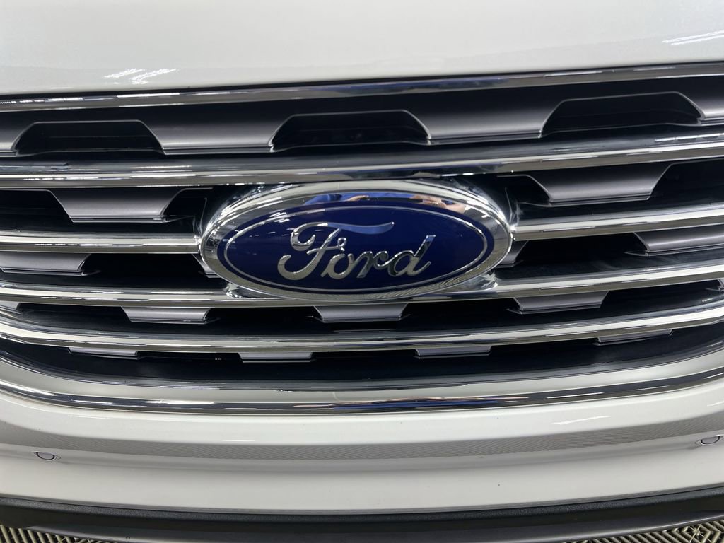 Used 2022 Ford Edge Titanium image 31