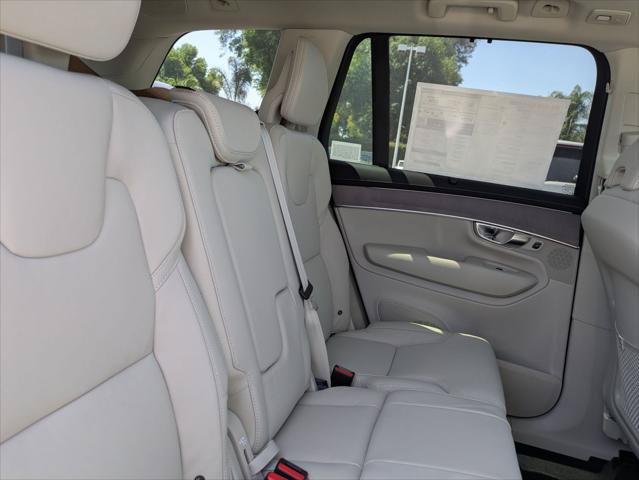 New 2026 Volvo XC90 T8 Ultra w/ Protection Package AWD/4WD image 13