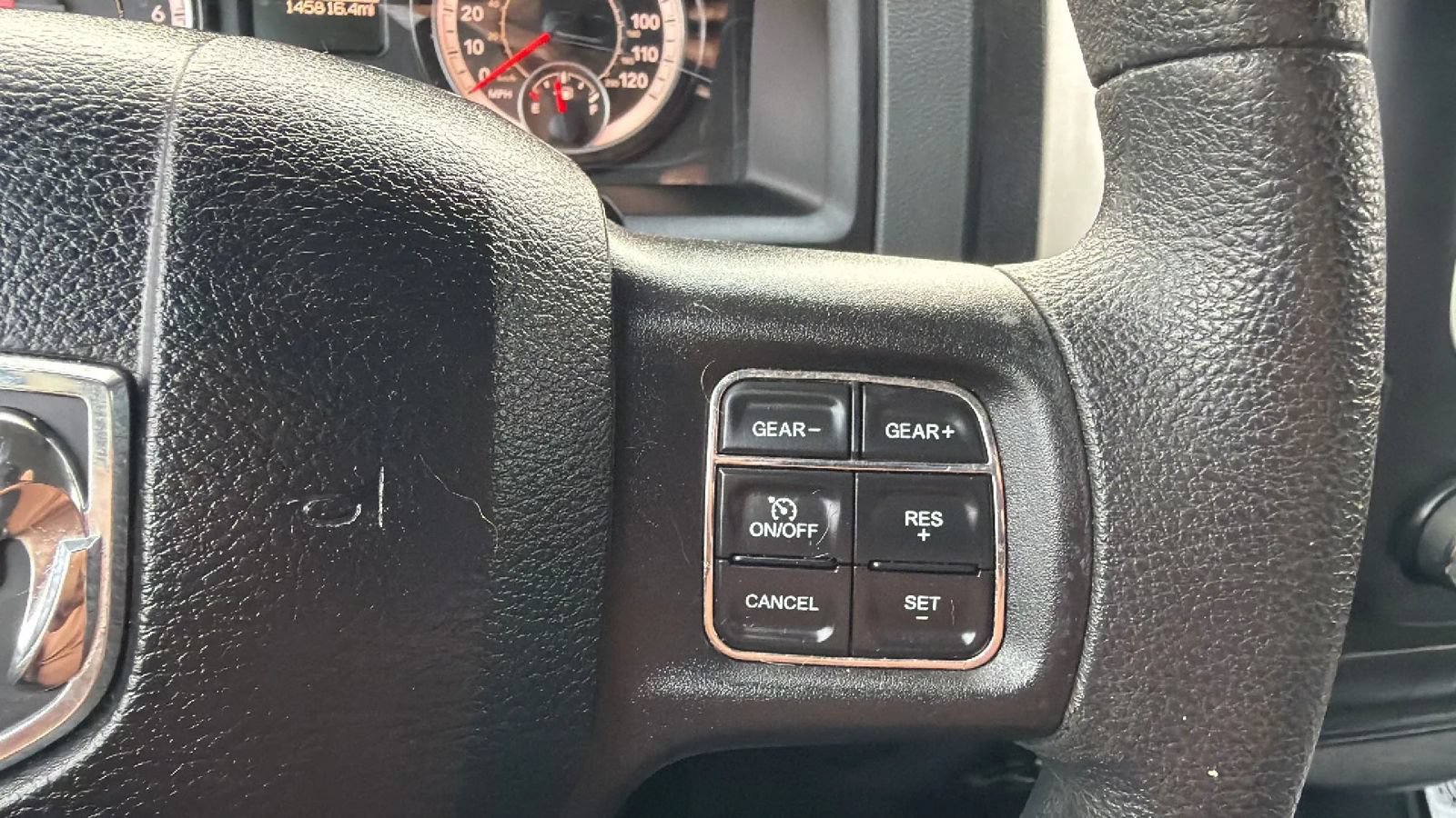 Used 2018 RAM 1500 Classic SLT AWD/4WD image 30