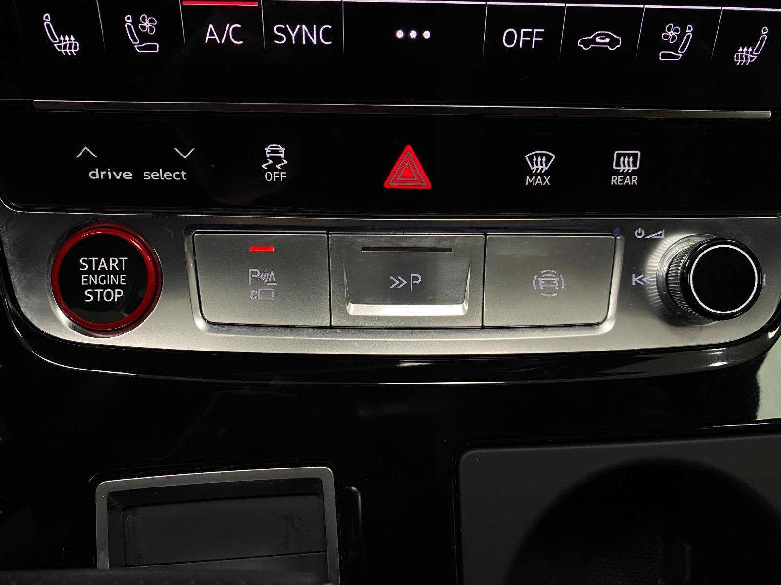 Used 2024 Audi SQ8 Prestige AWD/4WD image 27