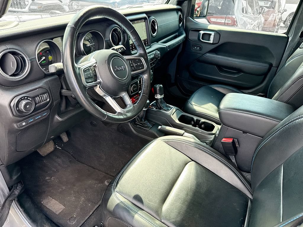 Used 2021 Jeep Wrangler Unlimited Rubicon 4xe w/ Cold Weather Group AWD/4WD image 25