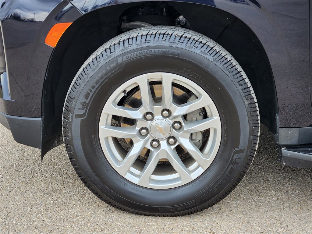 Used 2022 Chevrolet Suburban LT image 10