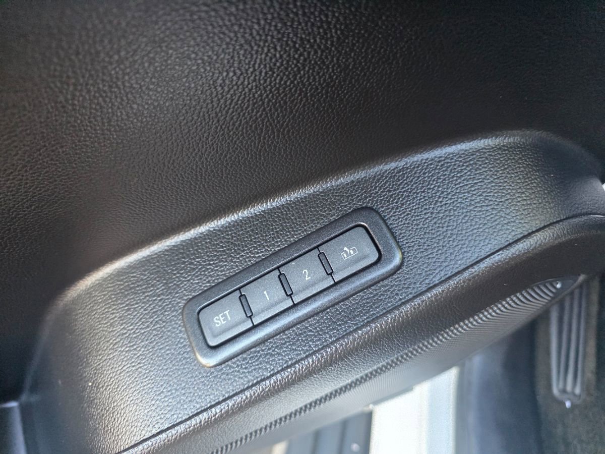 Used 2018 Chevrolet Tahoe LT image 15