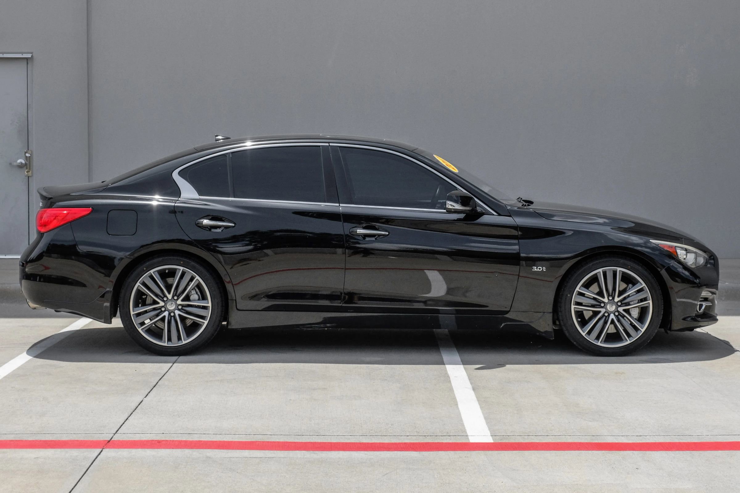Used 2017 INFINITI Q50 Sport RWD image 3