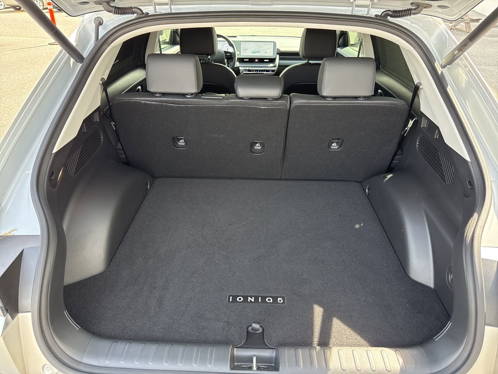 Certified 2023 Hyundai Ioniq 5 Limited w/ Cargo Package image 12