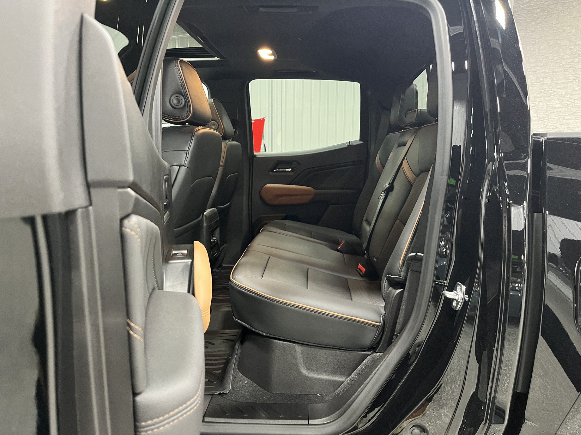 New 2026 GMC Canyon AT4 w/ Technology Plus Package AWD/4WD image 11