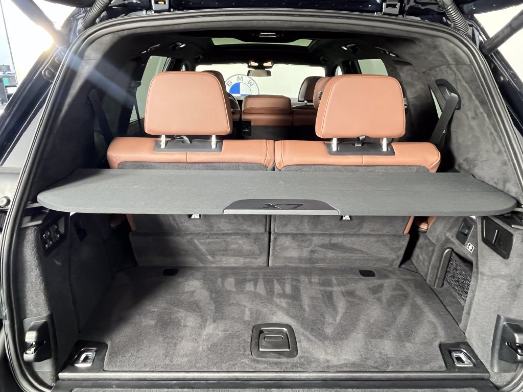 Used 2024 BMW X7 xDrive40i AWD/4WD image 16