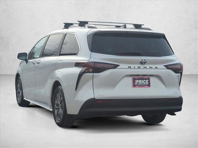 Used 2023 Toyota Sienna XLE image 8