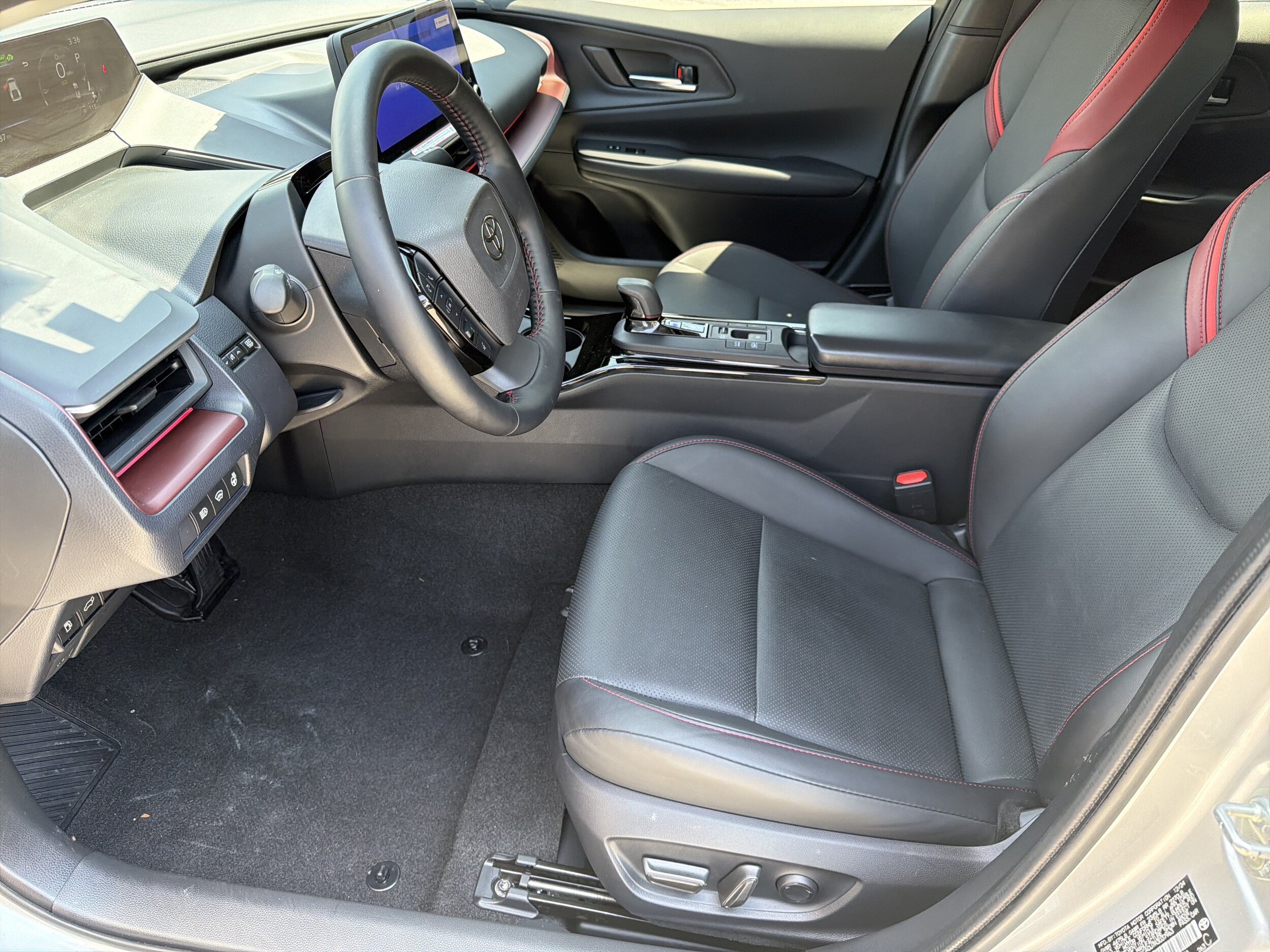 Used 2024 Toyota Prius Prime Premium w/ Advanced Technology Package FWD image 22