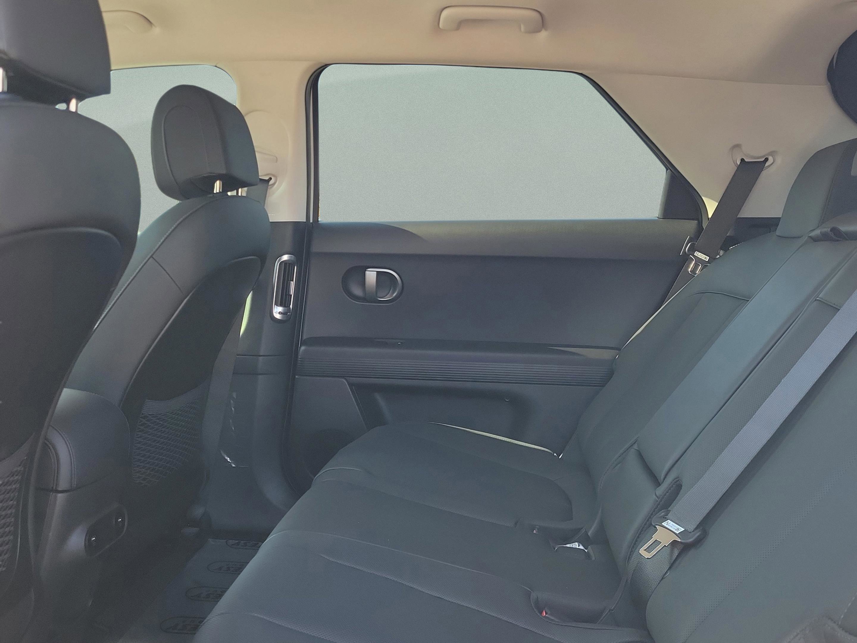 New 2026 Hyundai Ioniq 5 SEL image 12