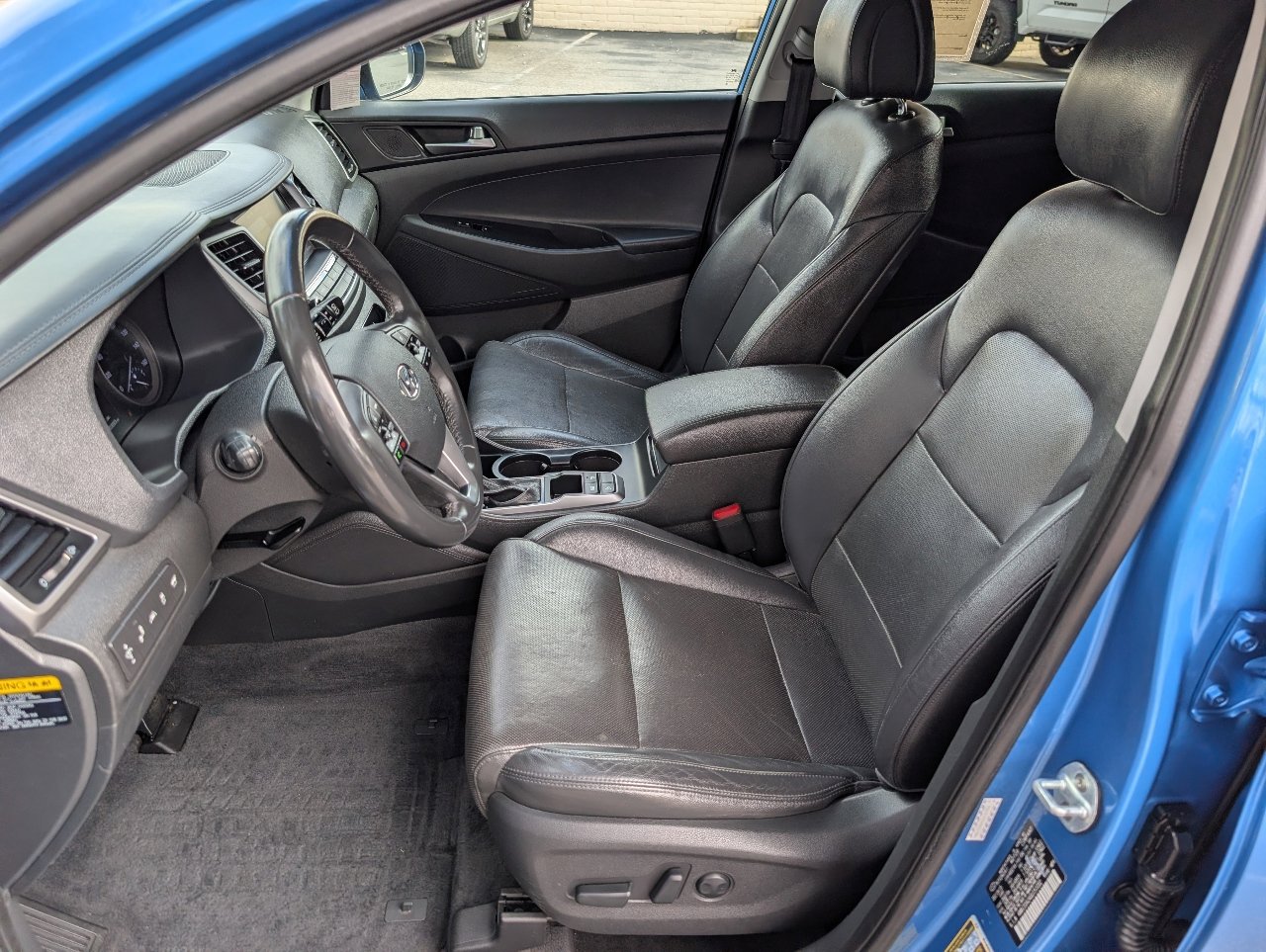 Used 2016 Hyundai Tucson Limited w/ Option Group 03 FWD image 2
