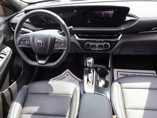 Used 2025 Buick Envista Sport Touring image 14